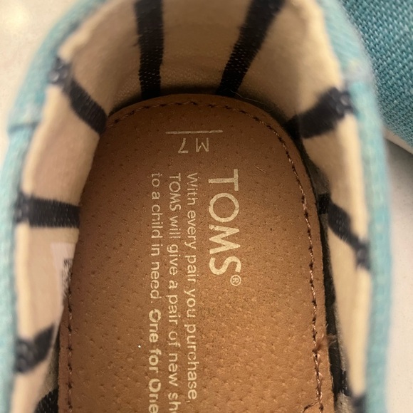 TOMS Women’s Light Blue Slip-On Loafers - Picture 5 of 6